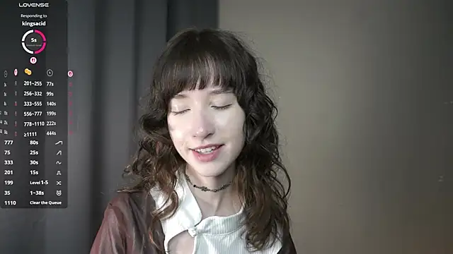 Snapshot of DellaLeck chatting on April 2026 08:20:01 PM DellaLeck online show from April 2026 08:20:01 PM