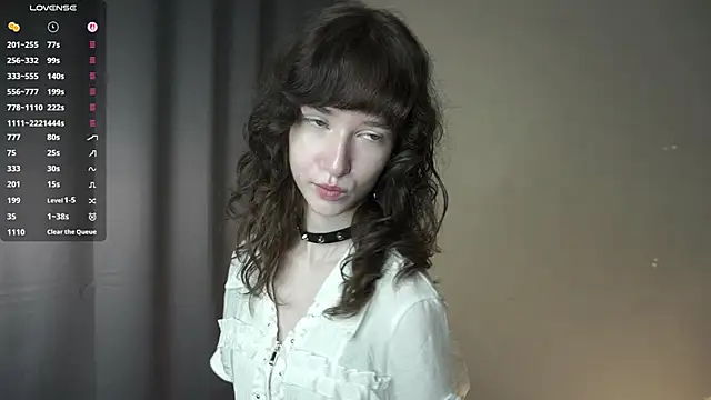 Snapshot of DellaLeck chatting on April 2026 07:40:01 PM DellaLeck online show from April 2026 07:40:01 PM