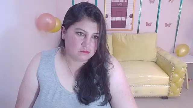 Snapshot of Lina_ch1 chatting on April 2026 08:42:02 PM Lina ch1 online show from April 2026 08:42:02 PM