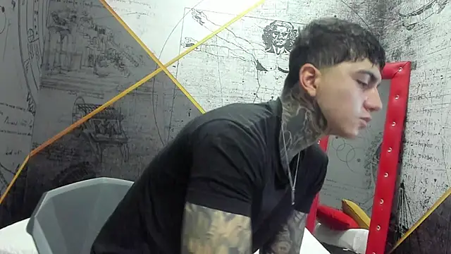 Snapshot of Gury_tattoo chatting on April 2026 04:35:01 PM Gury tattoo online show from April 2026 04:35:01 PM