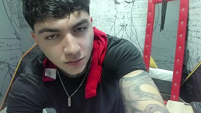 Snapshot of Gury_tattoo chatting on April 2026 05:37:01 PM Gury tattoo online show from April 2026 05:37:01 PM