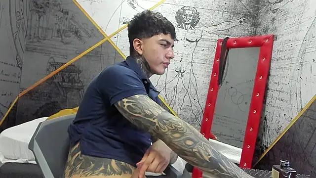 Snapshot of Gury_tattoo chatting on April 2026 07:38:02 PM Gury tattoo online show from April 2026 07:38:02 PM