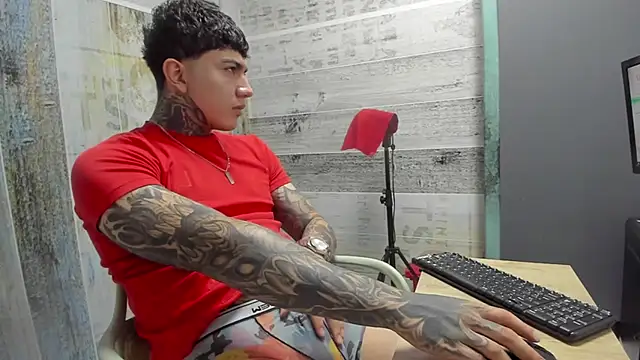 Snapshot of Gury_tattoo chatting on May 2026 12:32:01 PM Gury tattoo online show from May 2026 12:32:01 PM
