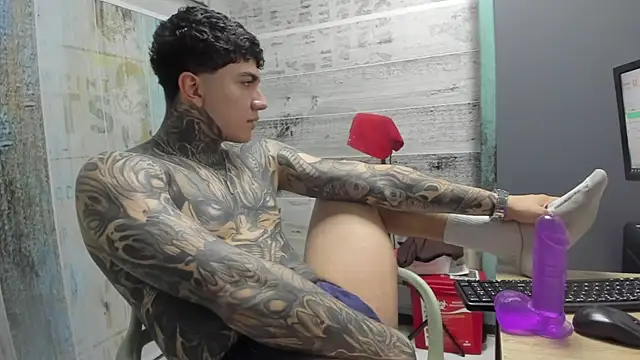 Snapshot of Gury_tattoo chatting on May 2026 07:22:02 PM Gury tattoo online show from May 2026 07:22:02 PM