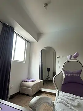 Snapshot of Ellelie_77 chatting on April 2026 01:12:01 PM Ellelie 77 online show from April 2026 01:12:01 PM