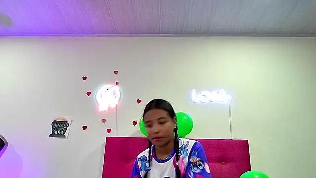 Snapshot of Ellie_Cute7 chatting on March 2026 07:18:02 PM Ellie Cute7 online show from March 2026 07:18:02 PM