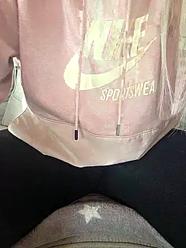 Snapshot of SellenaGomez chatting on April 2026 11:19:01 AM SellenaGomez online show from April 2026 11:19:01 AM