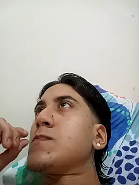 Snapshot of EsmeraldaNaim chatting on April 2026 03:05:01 PM EsmeraldaNaim online show from April 2026 03:05:01 PM