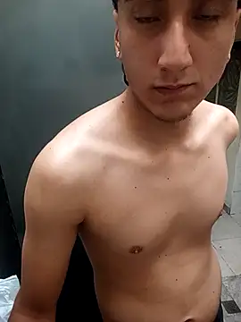 Snapshot of EsmeraldaNaim chatting on April 2026 02:11:01 PM EsmeraldaNaim online show from April 2026 02:11:01 PM