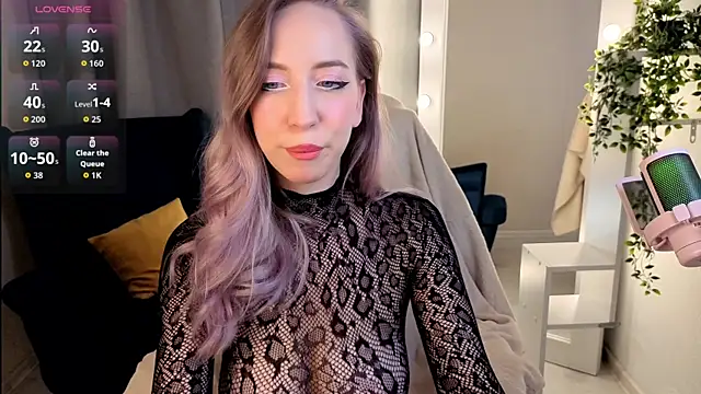 ShadowSparkle online show from June 2026 10:02:01 PM