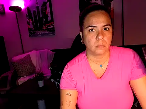 Snapshot of HannaJonns chatting on March 2026 06:03:02 AM HannaJonns online show from March 2026 06:03:02 AM