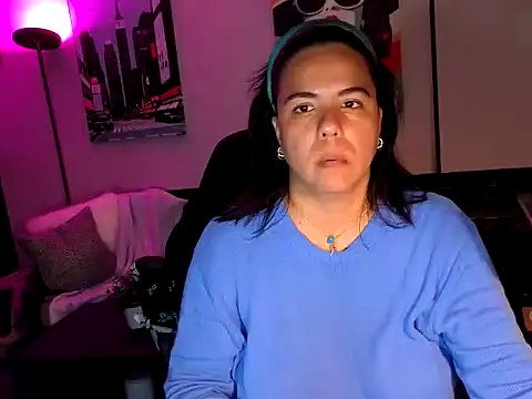 Snapshot of HannaJonns chatting on April 2026 07:14:01 PM HannaJonns online show from April 2026 07:14:01 PM