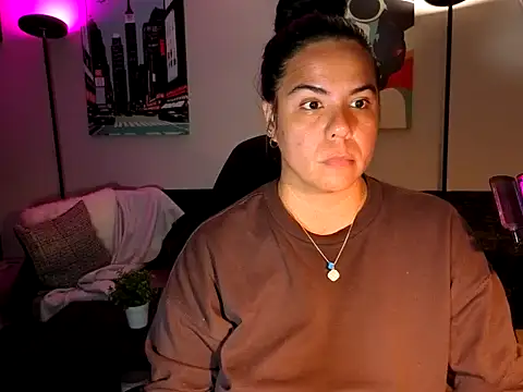 Snapshot of HannaJonns chatting on April 2026 05:52:01 AM HannaJonns online show from April 2026 05:52:01 AM