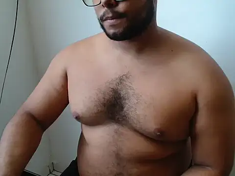 Snapshot of Derick_013 chatting on May 2026 05:10:01 PM Derick 013 online show from May 2026 05:10:01 PM