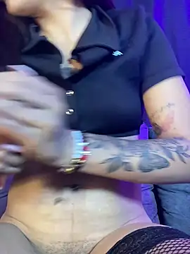 Snapshot of SharonRicci_ chatting on May 2026 07:44:02 PM SharonRicci online show from May 2026 07:44:02 PM