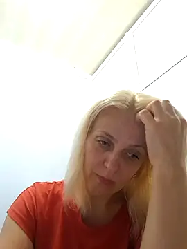 MiaLove183 online show from July 2026 01:28:01 PM