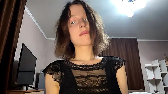 Snapshot of asunanue chatting on March 2026 11:00:02 PM asunanue online show from March 2026 11:00:02 PM