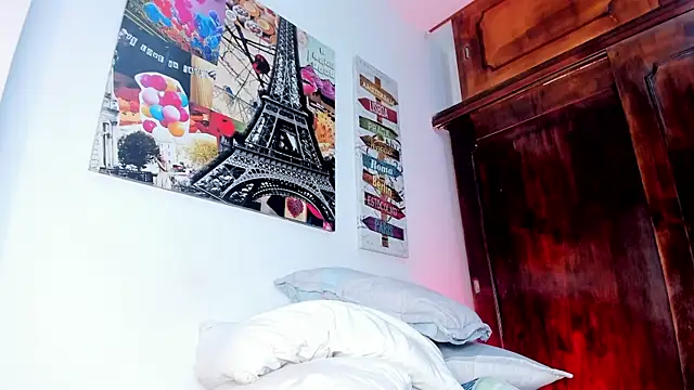 Snapshot of AbrilW1 chatting on April 2026 06:19:01 AM AbrilW1 online show from April 2026 06:19:01 AM