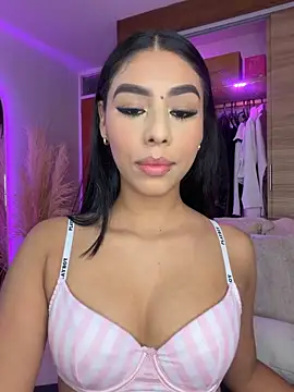 Rossie Blooms online show from April 2026 09:52:01 PM