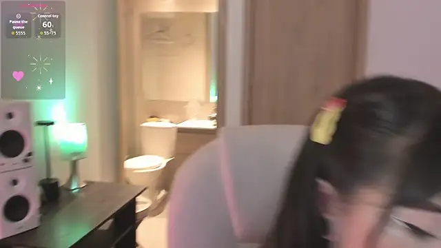 IIVY KUSH online show from April 2026 09:32:01 AM