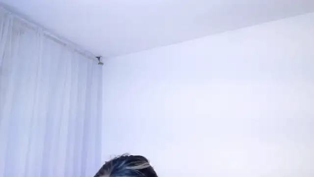 Snapshot of KylieVennet chatting on April 2026 04:28:01 AM KylieVennet online show from April 2026 04:28:01 AM