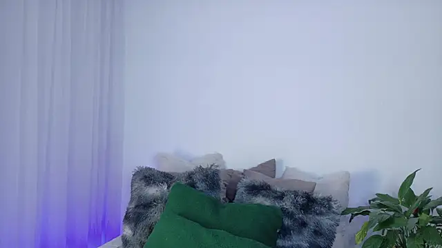 Snapshot of KylieVennet chatting on April 2026 02:50:02 AM KylieVennet online show from April 2026 02:50:02 AM