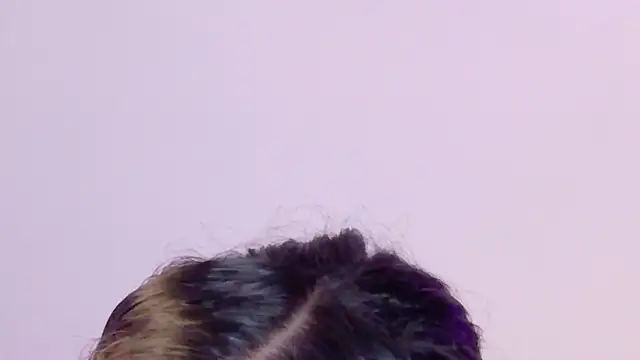 Snapshot of KylieVennet chatting on April 2026 04:02:02 AM KylieVennet online show from April 2026 04:02:02 AM