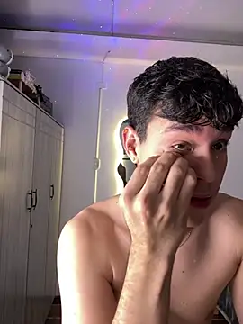 Tom Parker  online show from March 2026 02:34:02 AM