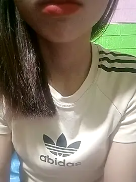 AmyLinee01 online show from April 2026 05:36:01 PM