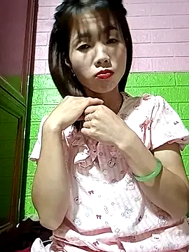 Snapshot of AmyLinee01 chatting on April 2026 03:09:01 PM AmyLinee01 online show from April 2026 03:09:01 PM