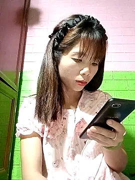 Snapshot of AmyLinee01 chatting on April 2026 10:59:01 PM AmyLinee01 online show from April 2026 10:59:01 PM