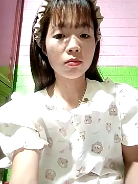 Snapshot of AmyLinee01 chatting on May 2026 05:35:01 AM AmyLinee01 online show from May 2026 05:35:01 AM