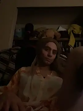 Snapshot of AlexAndriaStrips chatting on April 2026 12:33:01 AM AlexAndriaStrips online show from April 2026 12:33:01 AM