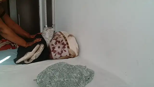 Snapshot of Lucia-boobs chatting on April 2026 01:08:02 PM Lucia-boobs online show from April 2026 01:08:02 PM