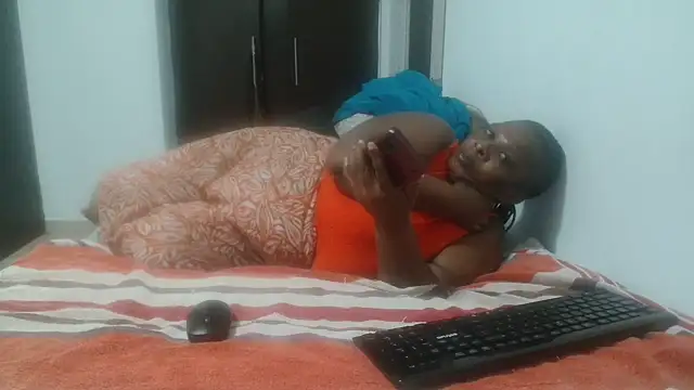 Snapshot of Lucia-boobs chatting on April 2026 05:02:02 PM Lucia-boobs online show from April 2026 05:02:02 PM