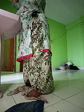 Snapshot of Papte- chatting on April 2026 12:48:02 AM Papte- online show from April 2026 12:48:02 AM