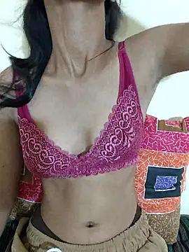 Snapshot of Curvy_Amyra chatting on June 2026 05:38:01 AM Curvy Amyra online show from June 2026 05:38:01 AM