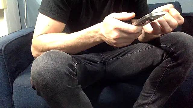 BWCloverboyy online show from April 2026 07:15:02 AM