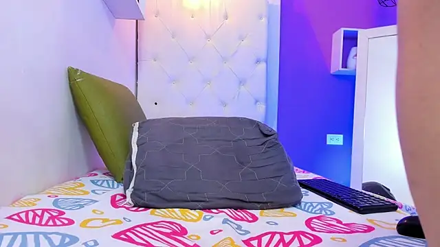 Snapshot of Curly_temptation chatting on March 2026 11:38:01 AM Curly temptation online show from March 2026 11:38:01 AM