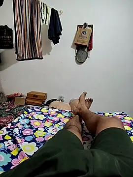 Snapshot of roselover2222 chatting on April 2026 04:52:01 AM roselover2222 online show from April 2026 04:52:01 AM