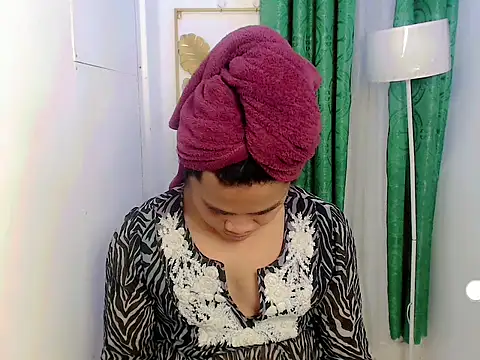 Midnightsnack88 online show from April 2026 07:15:02 AM