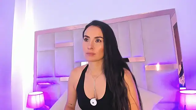 velvetlunaa  online show from May 2026 01:18:02 PM