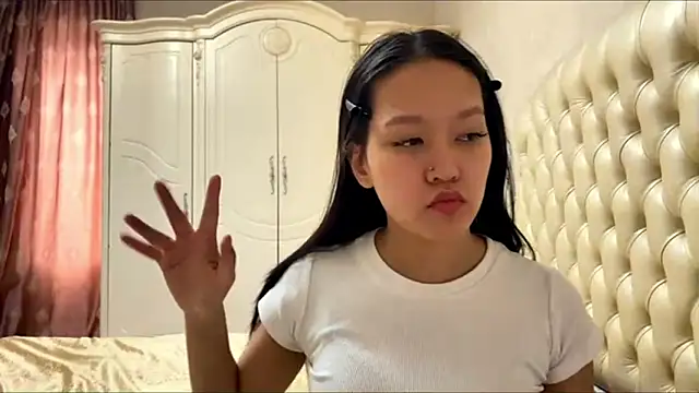 Snapshot of ayanovae chatting on March 2026 05:41:02 AM ayanovae online show from March 2026 05:41:02 AM