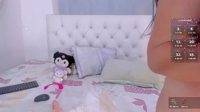 Snapshot of Scarlett_Montclair chatting on April 2026 07:26:02 PM Scarlett Montclair online show from April 2026 07:26:02 PM