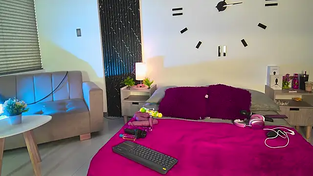 aurora petitee online show from May 2026 01:08:01 PM