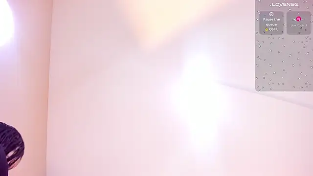 Snapshot of andreazoe chatting on April 2026 02:19:01 PM andreazoe online show from April 2026 02:19:01 PM