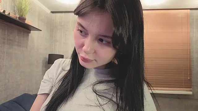 SweetieWink online show from April 2026 11:13:02 PM