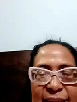 Snapshot of sexymomsn chatting on April 2026 11:57:02 PM sexymomsn online show from April 2026 11:57:02 PM