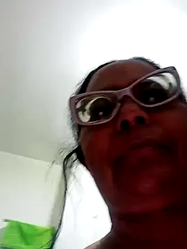 Snapshot of sexymomsn chatting on April 2026 12:02:01 PM sexymomsn online show from April 2026 12:02:01 PM