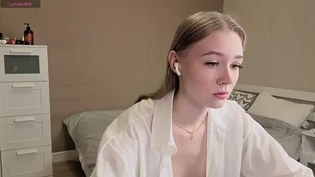 Sellina moon online show from April 2026 02:22:02 AM